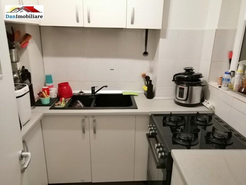 Apartament cu 4 camere in zona Victoriei-Titulescu